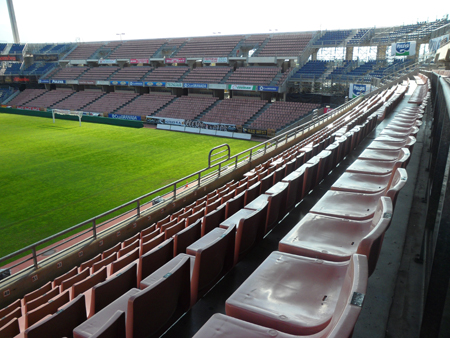 Estadio Los Crmenes, del Granada CF, que ha necesitado una ampliacin de su aforo