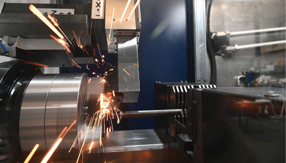 Equipo de torneado incorporado a una soldadora de fricci�n rotativa