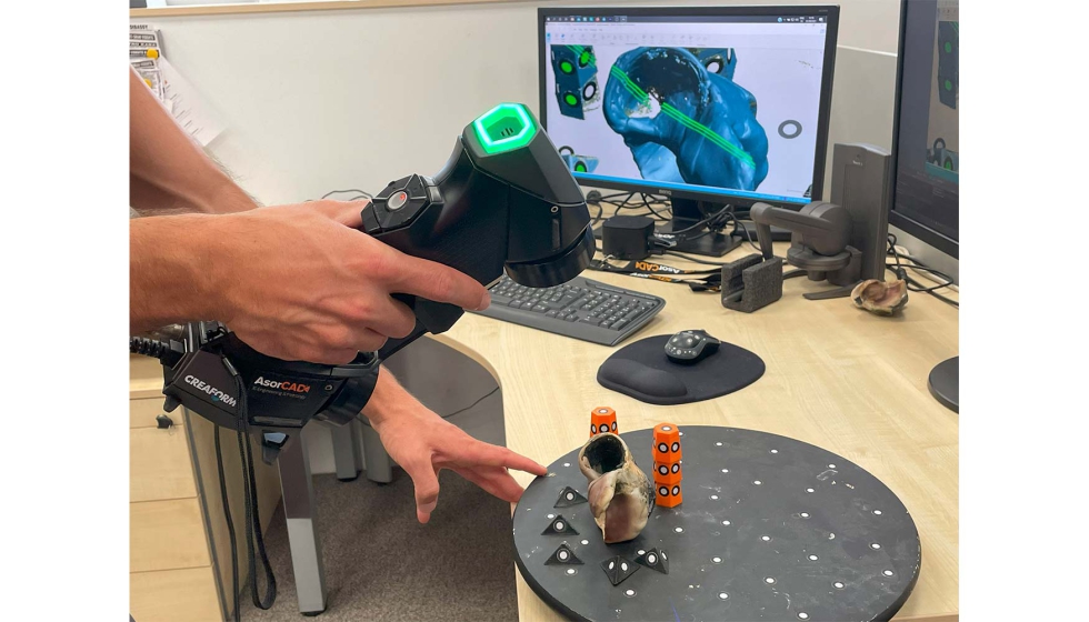 Escaneado 3D del guante original