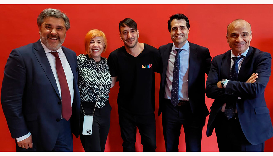 De izquierda a derecha...