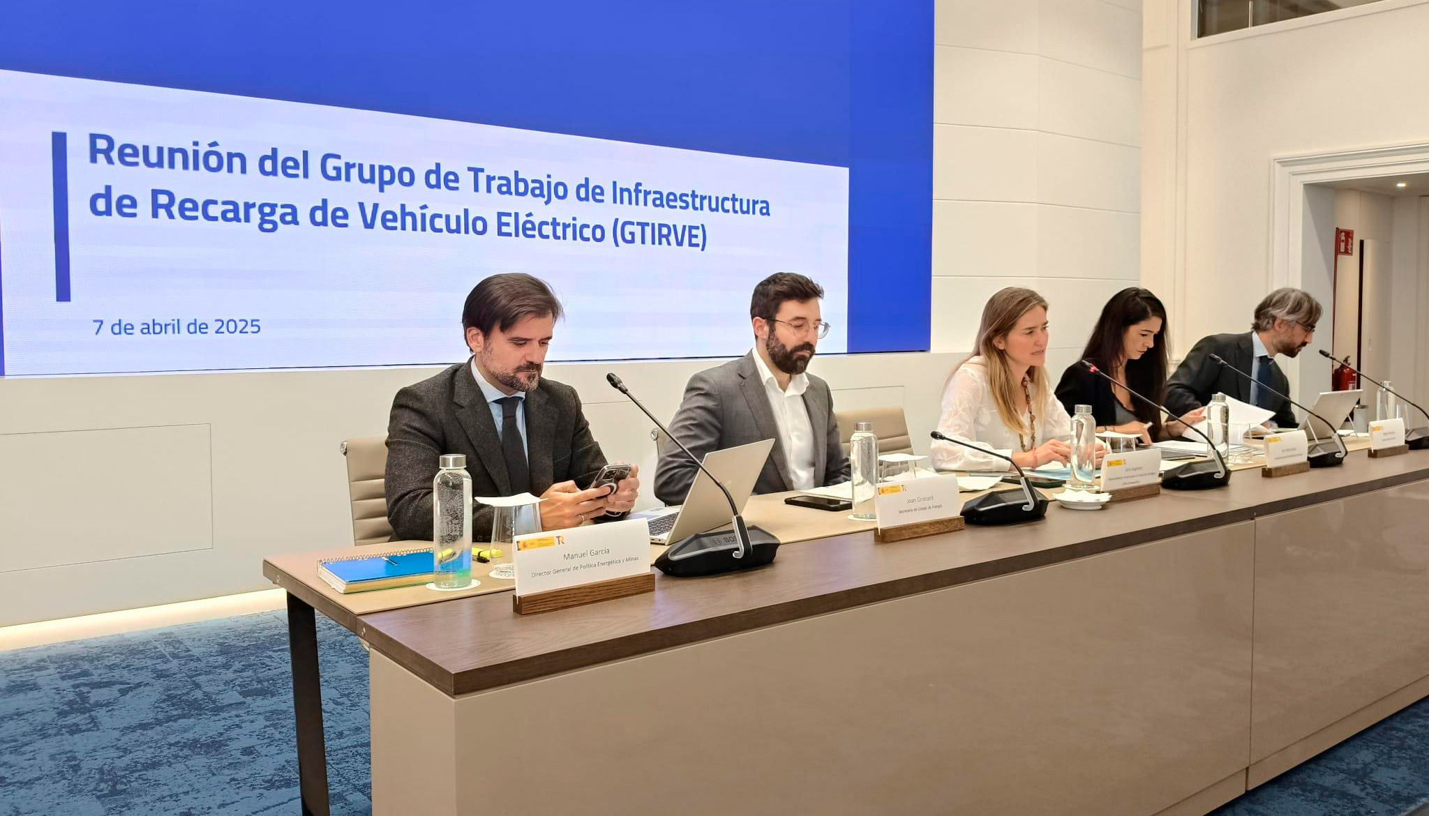 La informaci�n integrada en el mapa Reve cuenta en la actualidad con diez operadores, m�s de 8.000 emplazamientos, cerca de 26...