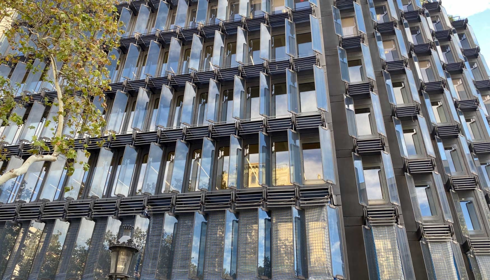 La nueva fachada de las oficinas de Novartis en Barcelona cuentan con soluciones de Saint-Gobain Glass como el doble acristalamiento Climalit Plus�...