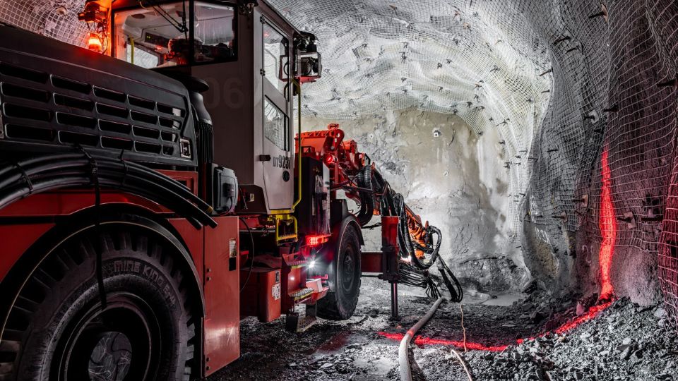 Utilizao do iSURE Geo no equipamento de perfurao Sandvik DT923i da Agnico Eagle