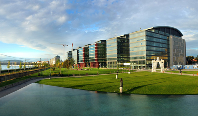 Las Torres Millenium se sitan en el 9 distrito de Budapest, en el reconocido Pest bank del Danubio, dentro del Millenium City Center...