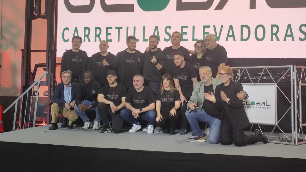 Foto de grupo del equipo de Global Carretillas