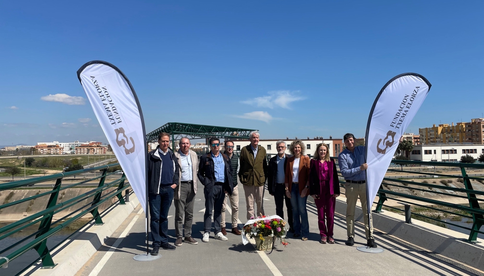 Ofrenda floral en el Pont de la Solidaritat