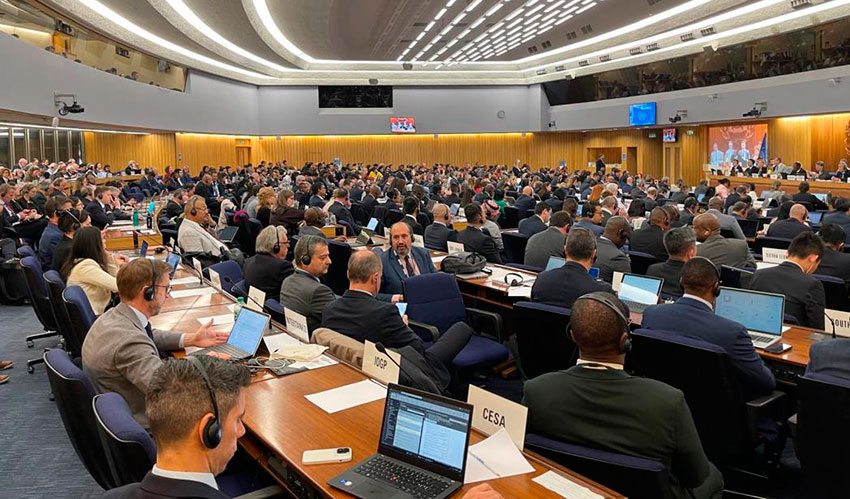 Acto de aprobaci�n del marco normativo que regula la reducci�n de emisiones contaminantes del transporte mar�timo