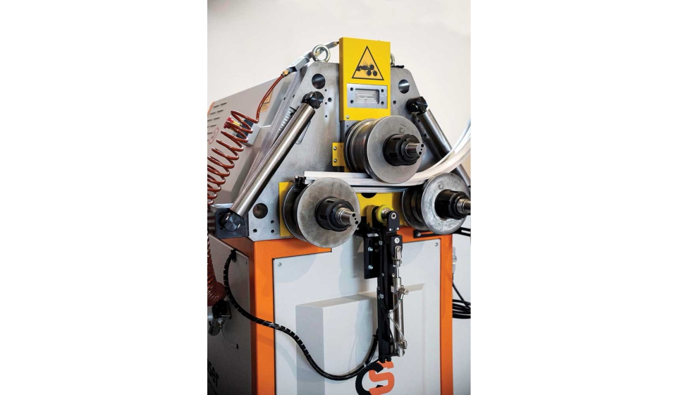 La Venus50 CNCi permite realizar curvados con gran repetitividad y exactitud en una sola pasada