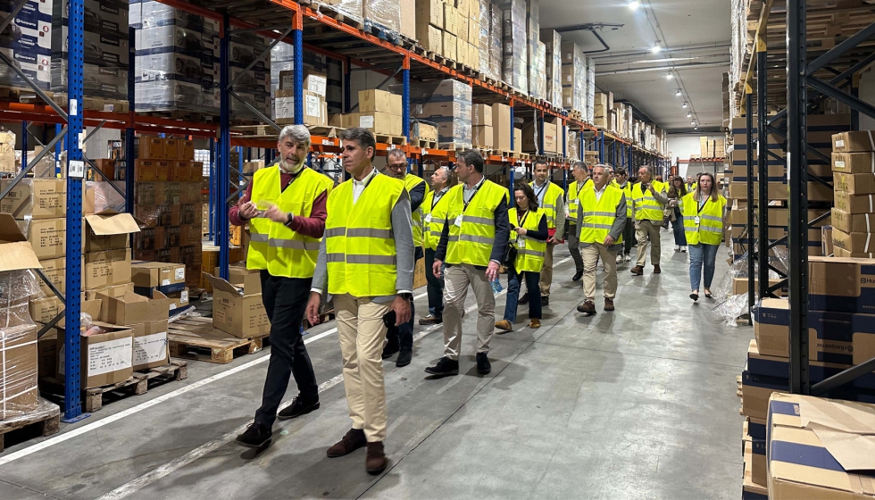 Juan Ferro, director general de El Sabio, gui a los visitantes por las instalaciones del Grupo Internaco