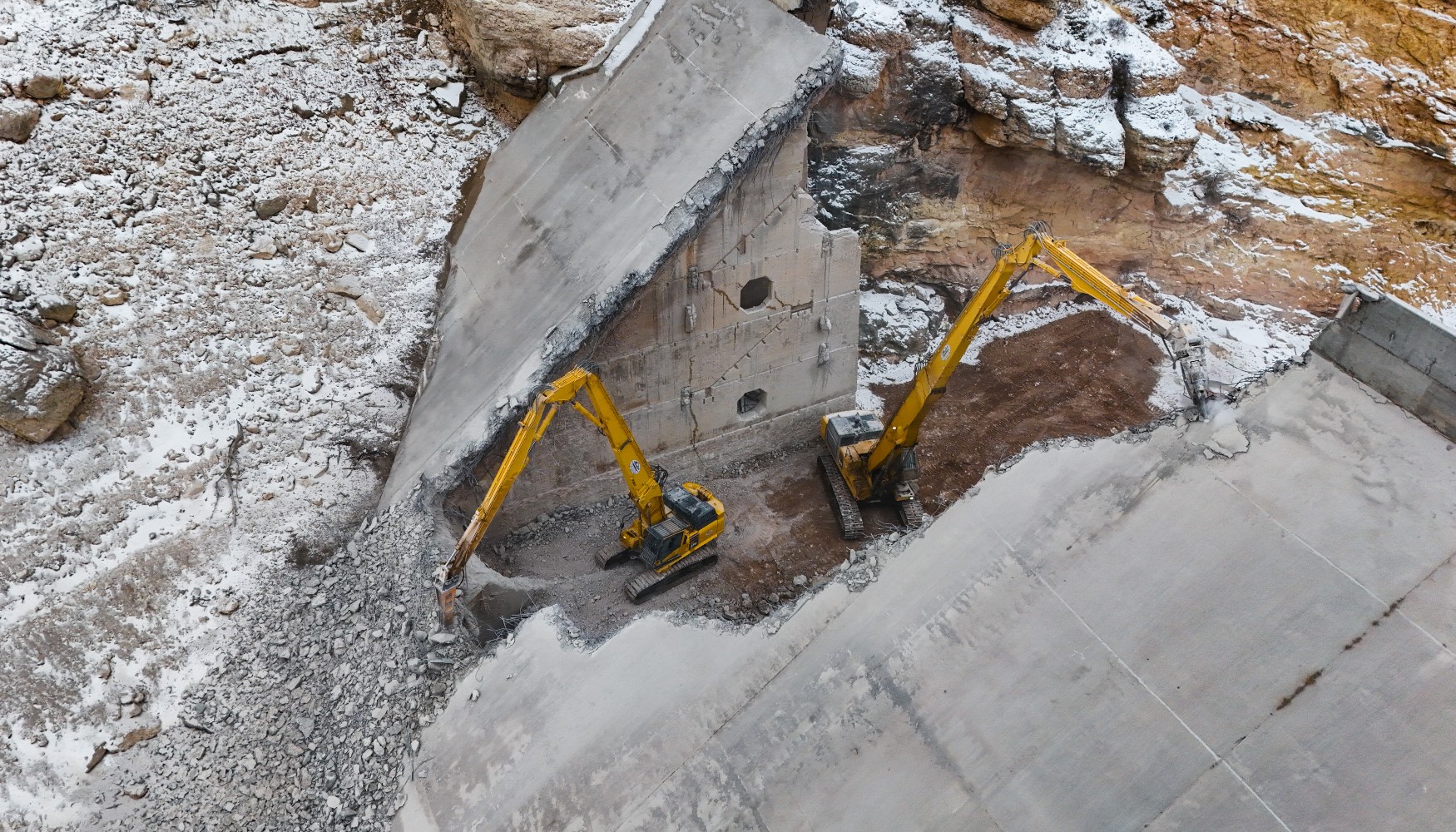 Trabajos de demolici�n en la presa de LaPrele, en Douglas (Wyoming)