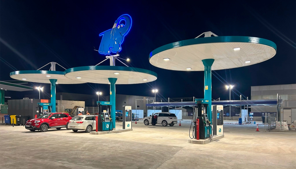 Con esta inauguraci�n, Grupo Moure alcanz� las once gasolineras Autonetoil en Baleares y las 25 a nivel nacional...