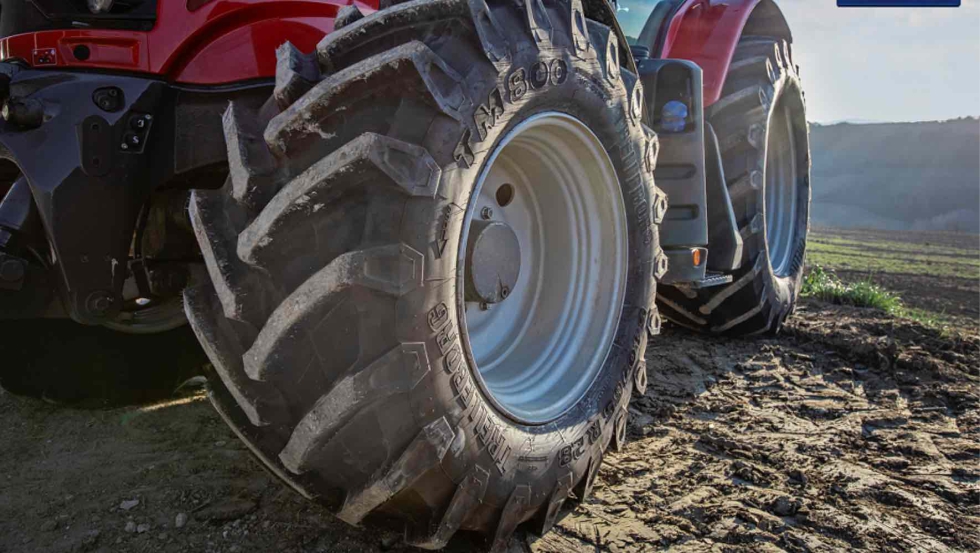 El TM800 ProgressiveTraction se dirige a tractores de 150-250 CV