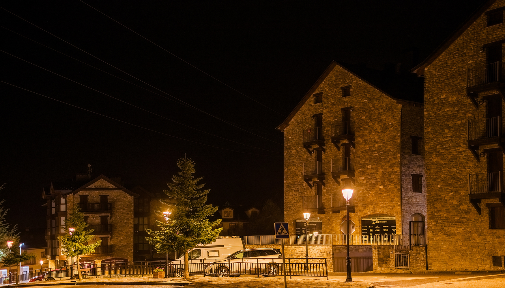 Iluminaci�n eficiente y sin deslumbramientos en una calle residencial del n�cleo urbano...