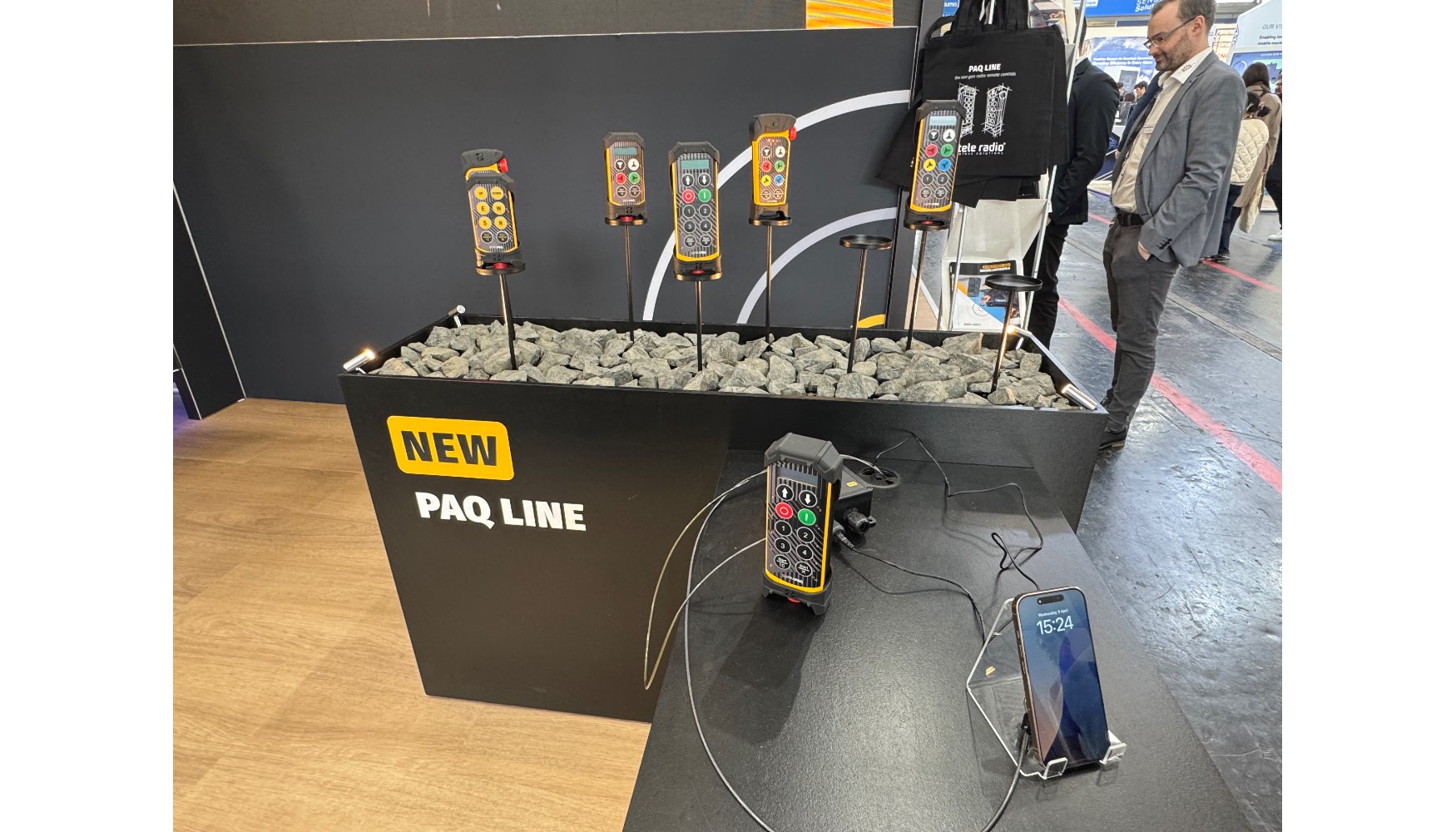 Exposicin de modelos de la nueva lnea PAQ