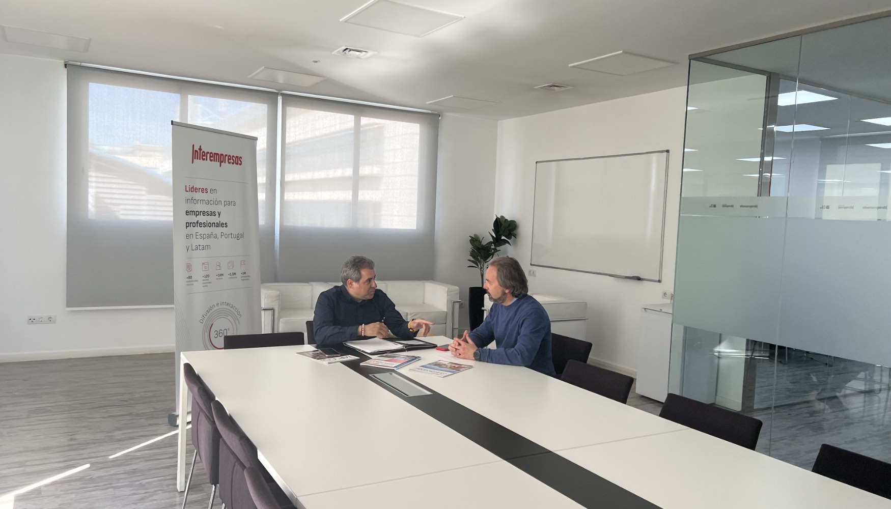 Un momento de la entrevista, realizada en las oficinas de Interempresas en Madrid