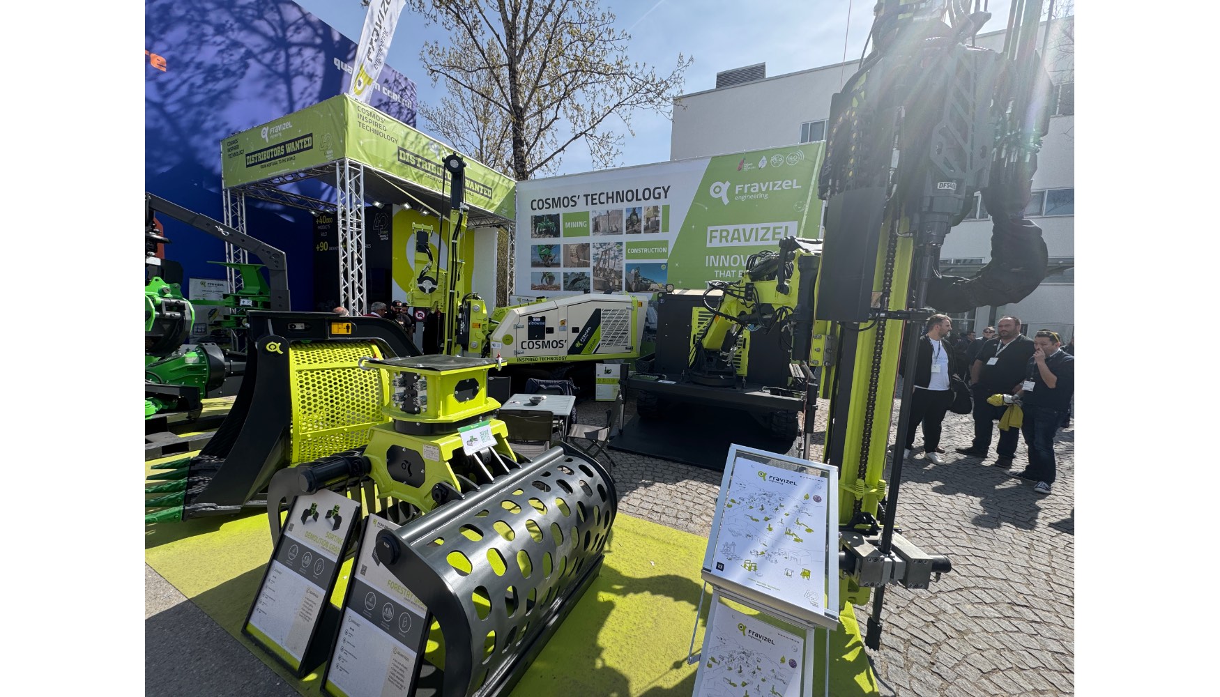 Algunos de los productos expuestos por Fravizel en Bauma 2025