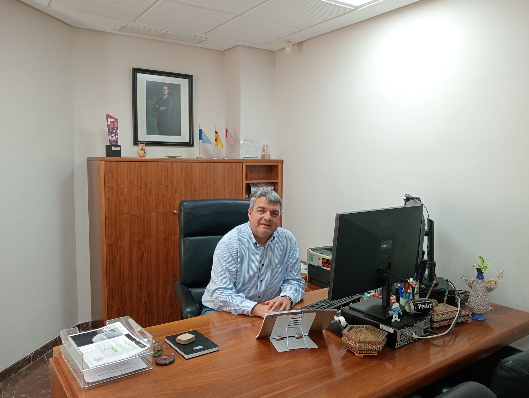 El director del CEBAS-CSIC, Pedro Martnez-Gmez, en su despacho