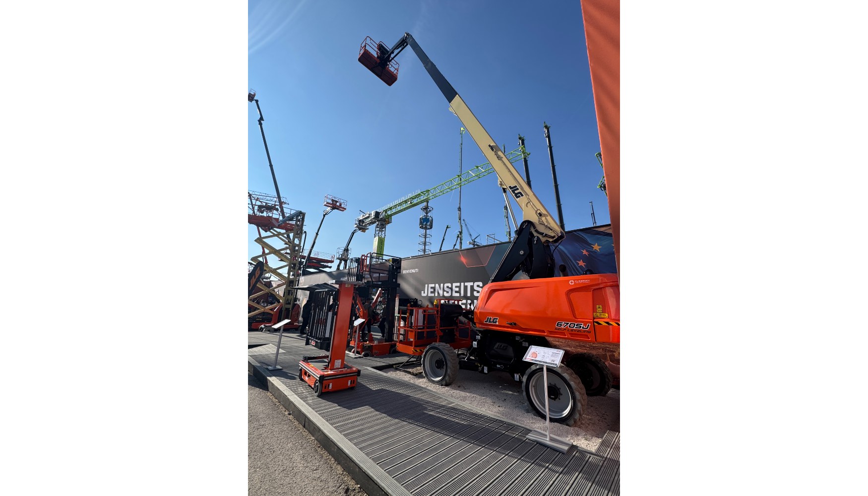 Stand de JLG en Bauma 2025