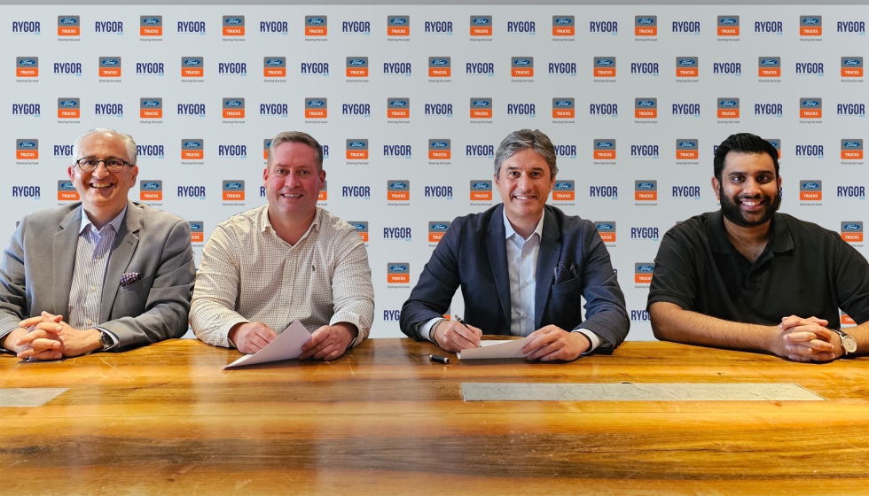 Foto de la firma entre las compaas