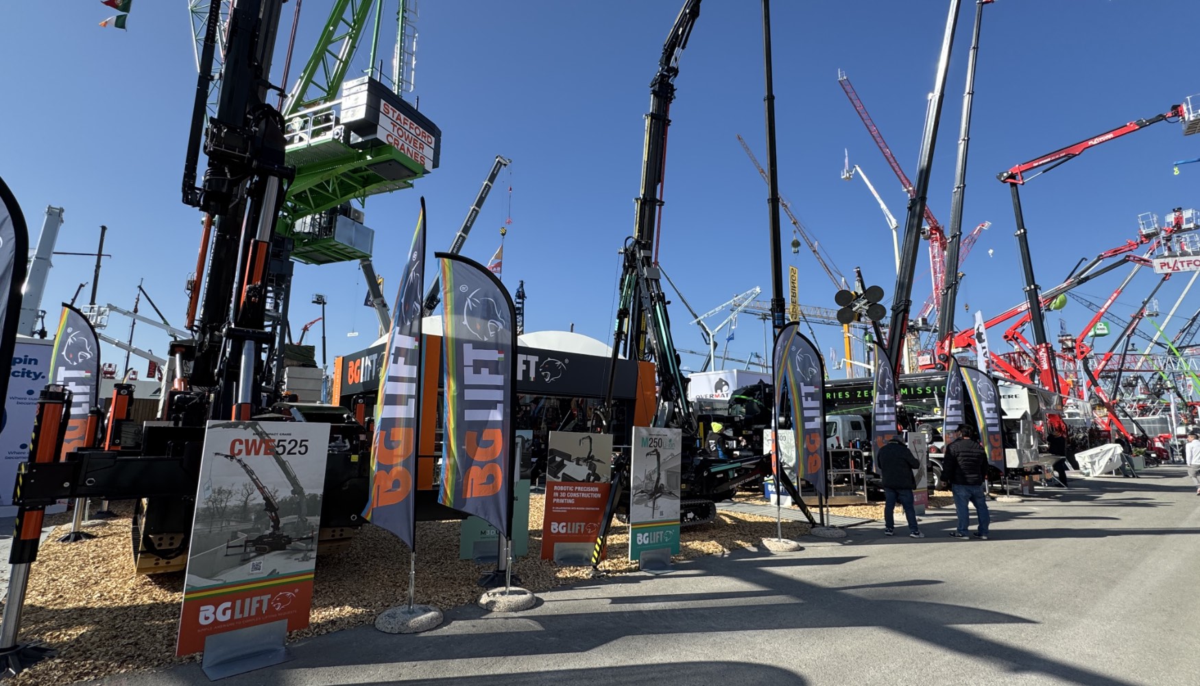 Stand de BG Lift en Bauma 2025 con la CW525 en primer trmino