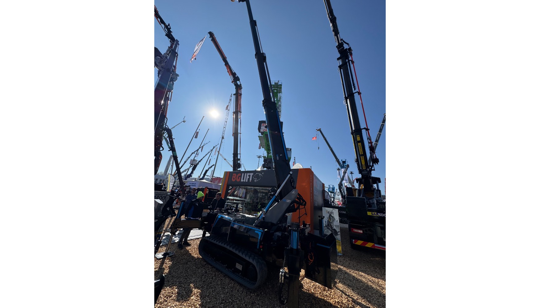 M400 y al fondo a la derecha la nueva T4000