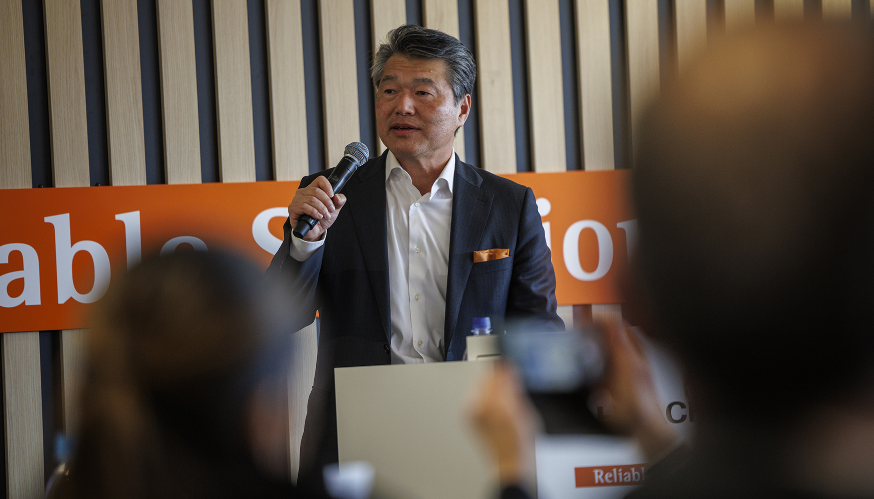 Masafumi Senzaki, presidente de Hitachi Construction Machinery