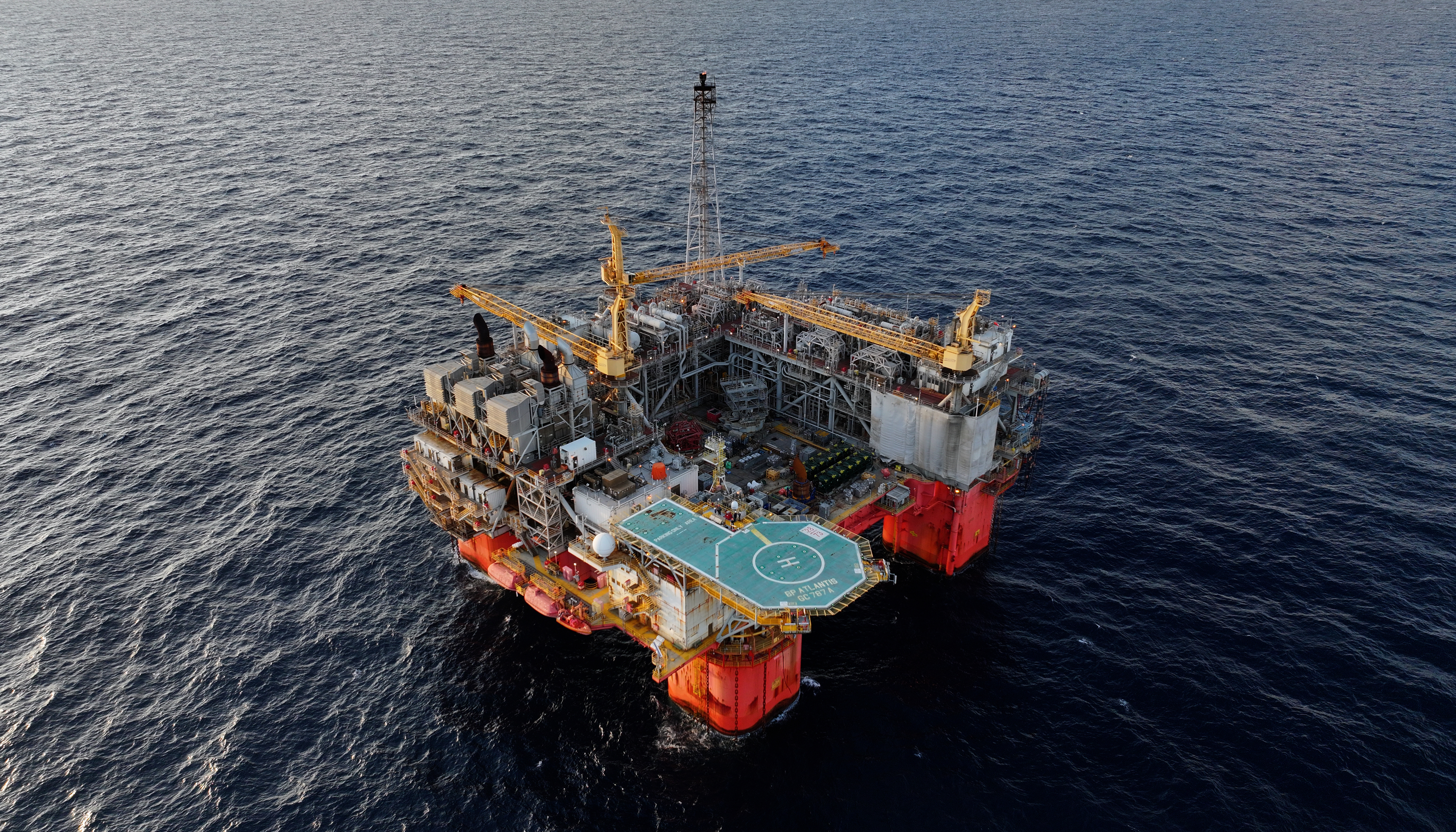 bp espera aumentar su produccin global de exploracin y produccin de 2,3 a 2,5 millones de barriles equivalentes de petrleo en 2030...