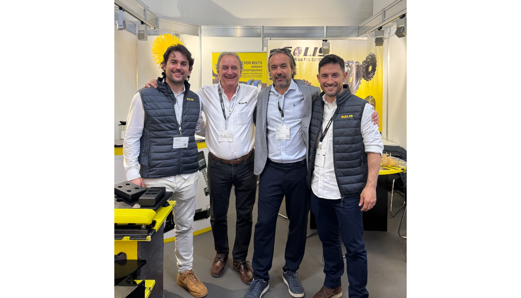 De izquierda a derecha...