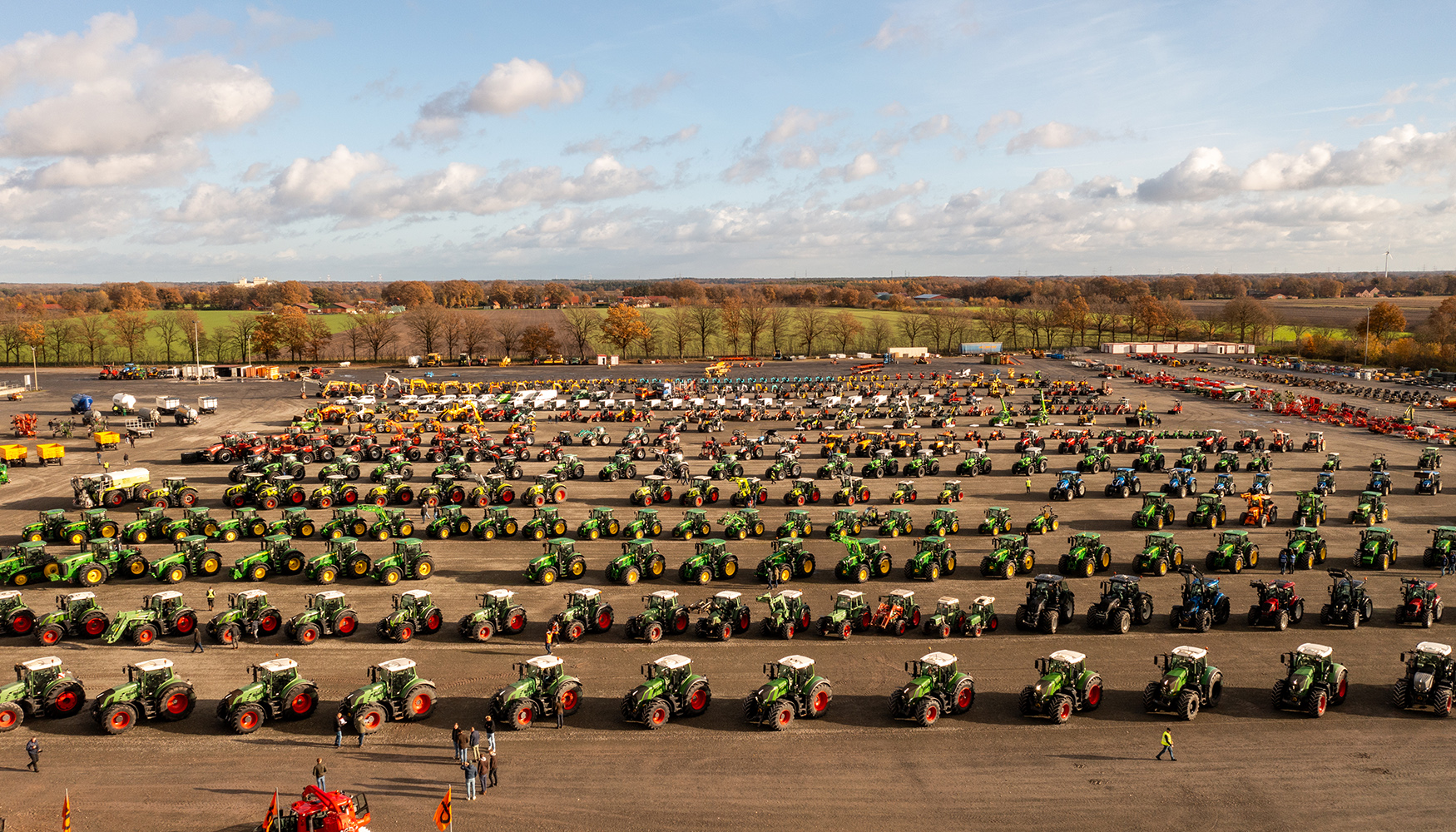Vista area de la campa de Ritchie Bros. en Meppen, Alemania