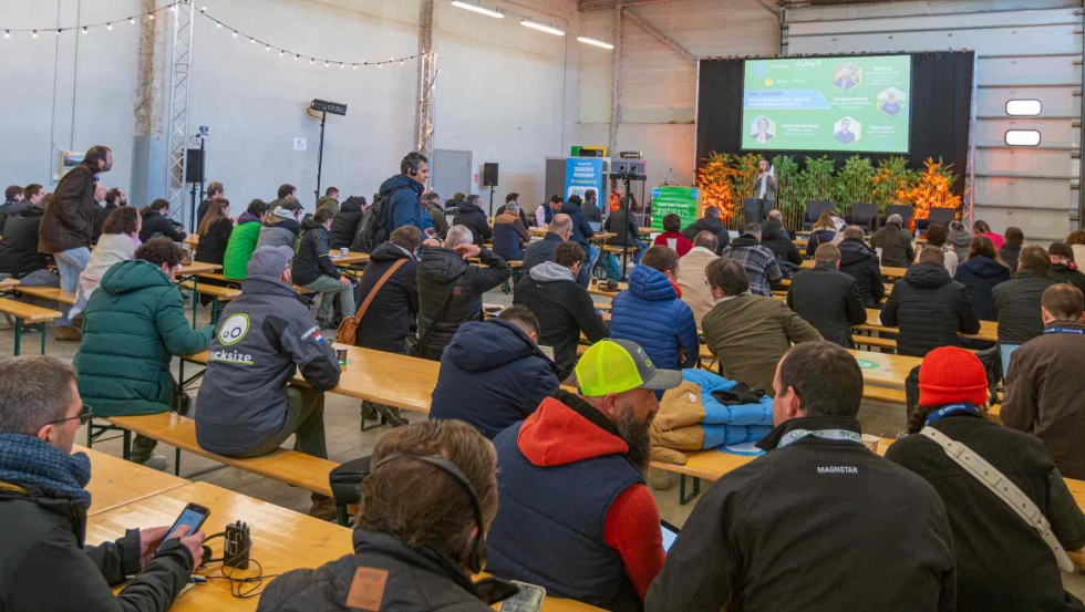 La feria incluye numerosas presentaciones