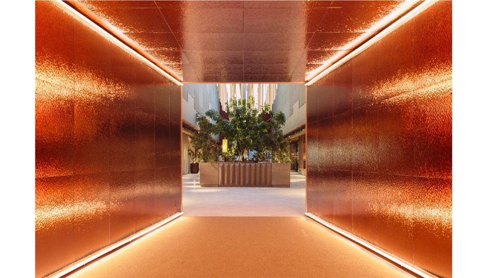 Impresionante aspecto del acceso al lobby del NH Collection Madrid Eurobuilding que recupera su dise�o contempor�neo de la mano de MIL Studios...