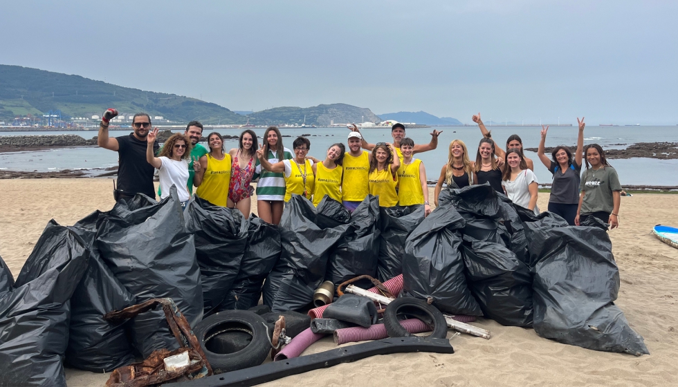 Beissier con su marca Aguaplast organiz� y particip� en jornadas de limpieza de costas