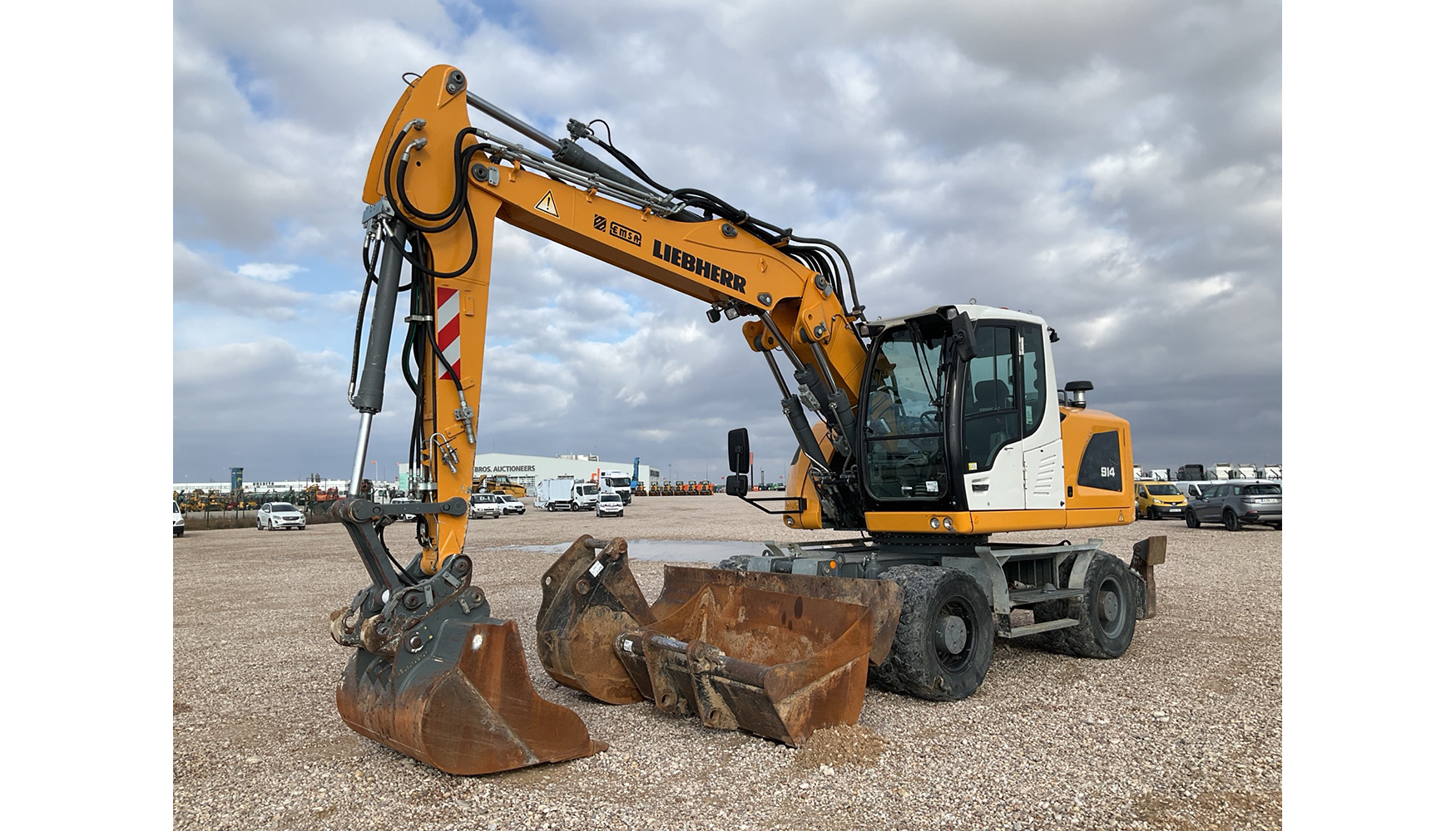 Liebherr A914 Litronic de 2018, vendida en subasta por 80.000 euros