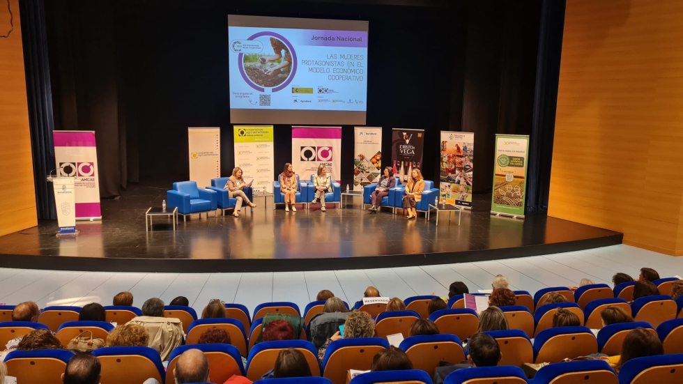 La Jornada de AMCAE tuvo como objetivo visibilizar el papel esencial de las mujeres en el medio rural