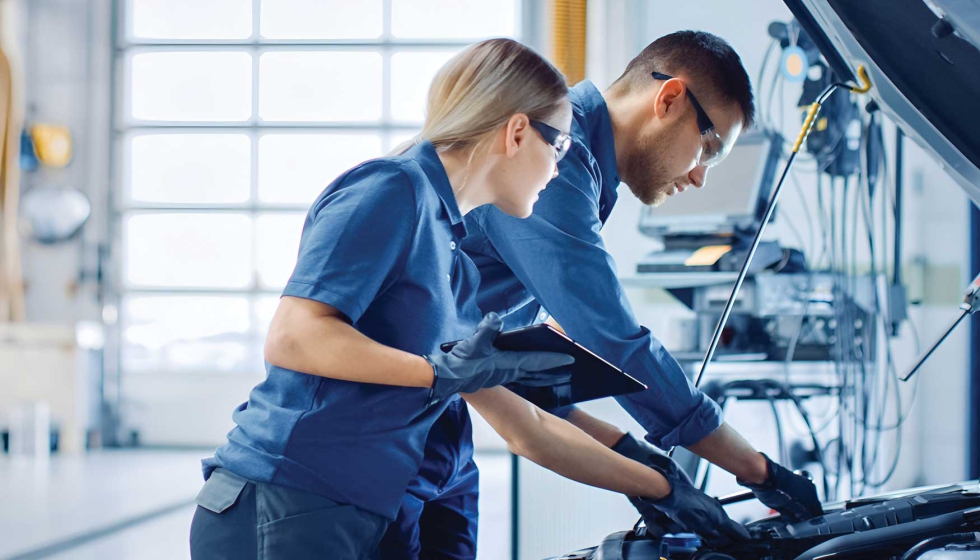 El uso de sistemas de alto voltaje en veh�culos el�ctricos implica perfiles de ingenieros, t�cnicos...