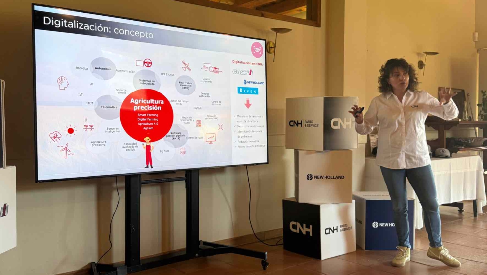 Isabel Gonz�lez se ocup� de la digitalizaci�n