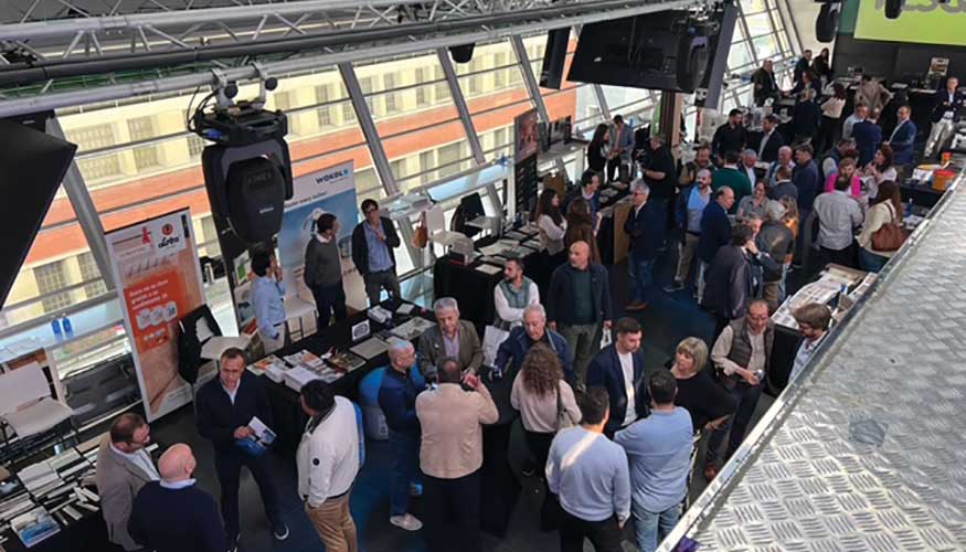 El 7� Encientro con Proveedores de APR reuni� a unos 300 profesionales que pudieron conocer la oferta de 51 firmas expositoras...