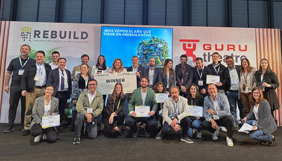 Foto de familia de la startup ganadora y el resto de empresas finalistas de la edicin 2025 del ConTech Startup Forum