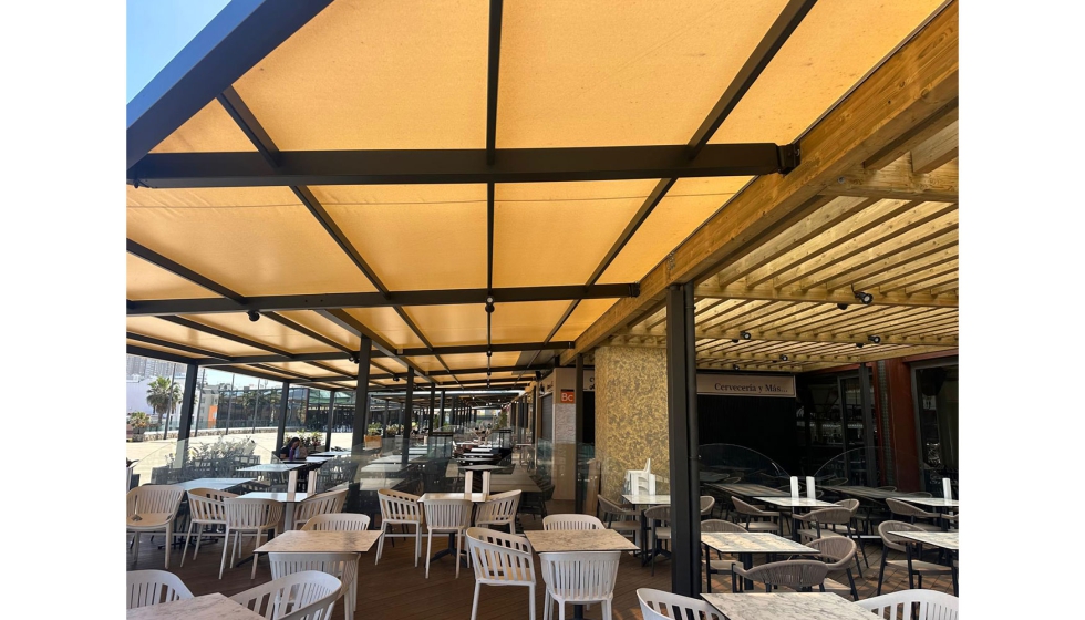 Os sistemas de proteo do canal HORECA, como o Pergo - Sun da Siplan, permitem desfrutar dos terraos de hotis ou restaurantes...