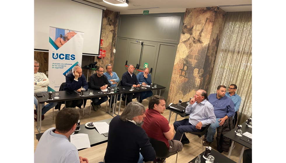Reuni�n entre fabricantes, distribuidores y asociaciones de cerrajer�a el pasado 25 de abril