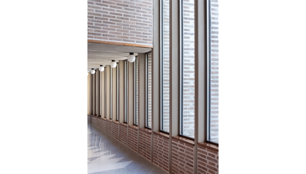 El sistema Wicline 70 SG proporciona el m�ximo confort a los usuarios gracias a una ventilaci�n eficaz y a una mayor superficie acristalada...