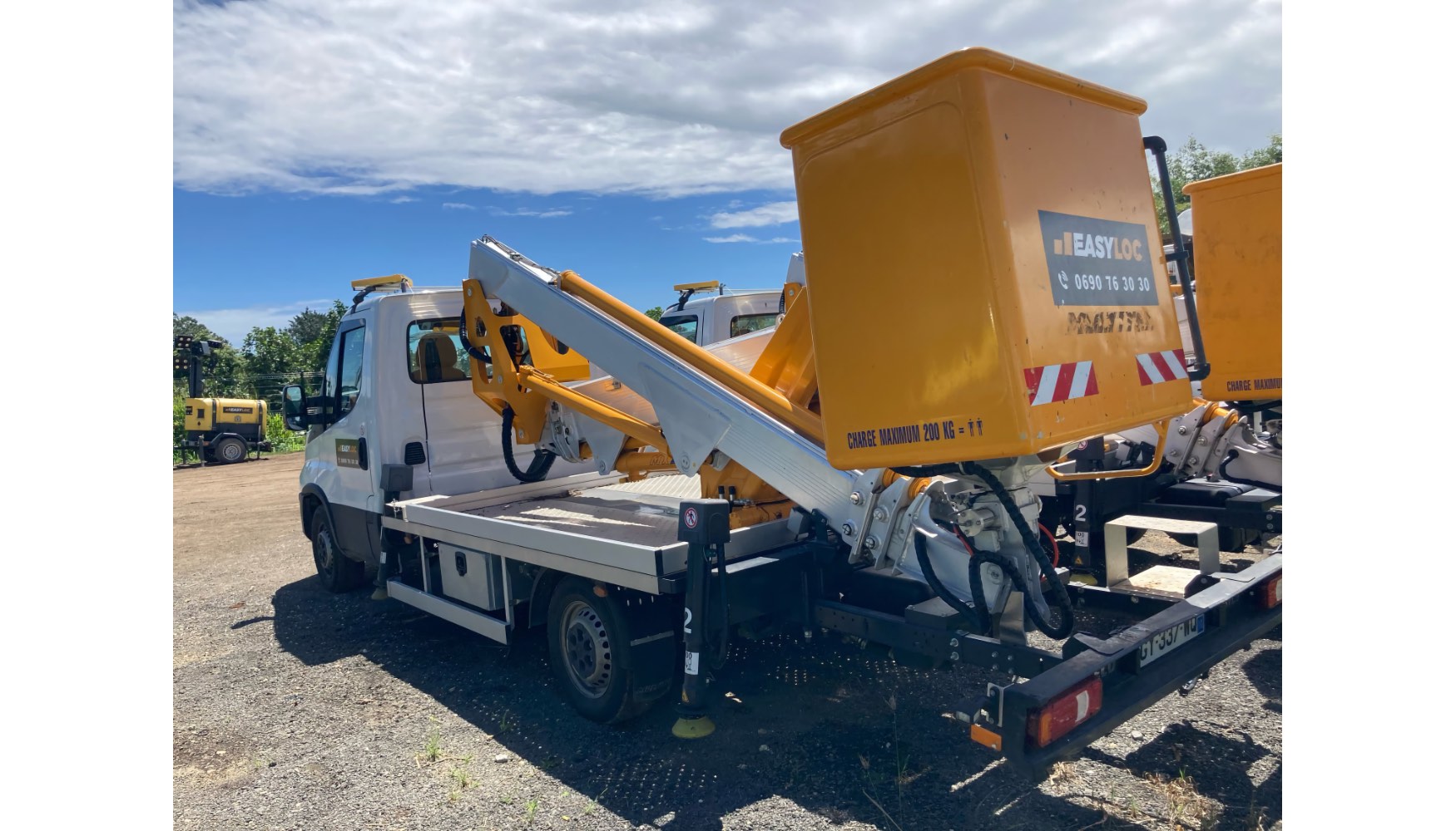 Easyloc ofrece una amplia gama de veh�culos y maquinaria para satisfacer las necesidades de los profesionales del sector de la construcci�n y las...