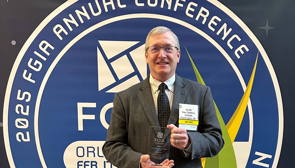 Alan DeMello, presidente y CEO, recibi� en nombre de Ultrafab, Inc. un premio especial de la Fenestration and Glazing Industry Alliance (FGIA)...