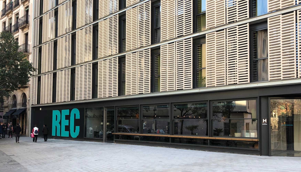 Sistemas de guilhotina Aluminios Vallirana no Hotel REC Barcelona