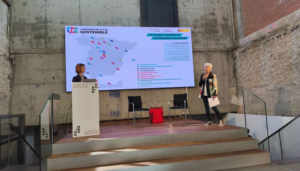 La directora del Observatorio 2030 del CSCAE, Mari ngel Lpez Amado (a la derecha) y su coordinadora, Elisa Pozo, presentaron el Congreso...