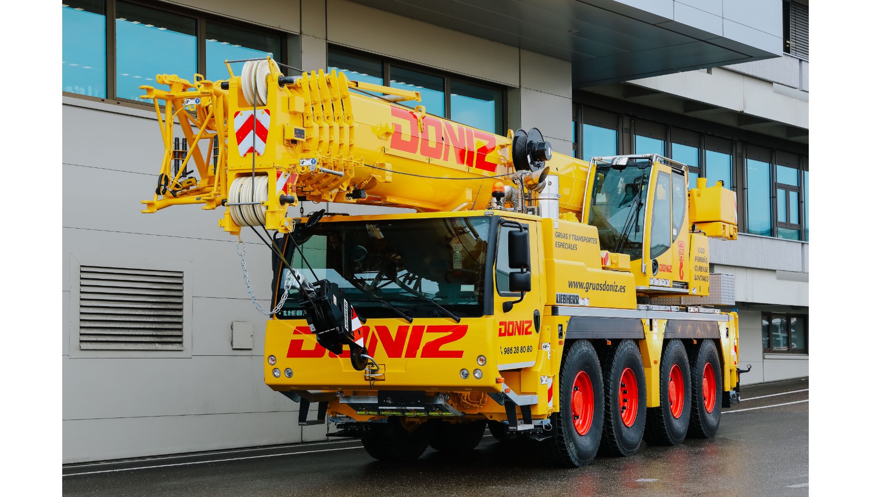 En el marco de su proyecto de renovacin y modernizacin de flota, Gras Doniz ha invertido en las gras mviles Liebherr LTM 1070-4.2, LTM 1090-4...