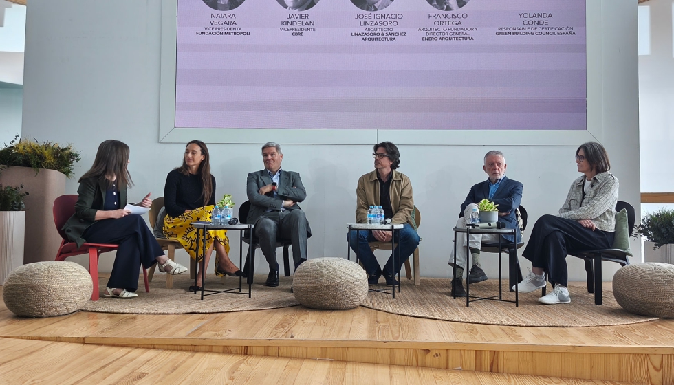 Participantes en la presentacin de la Gua de la Edificacin MATCOAM