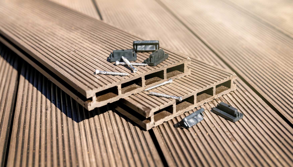 Tarimas tecnol�gicas encapsuladas, macizas, semimacizas y alveolares, son muchos los tipos de tarimas sint�ticas para exterior...