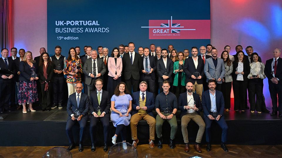 Distino atribuda no mbito dos UK-Portugal Business Awards reconhece o investimento da CIMPOR no Reino Unido como parte da sua estratgia de...