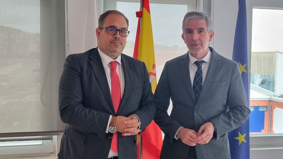 Sebasti�n y D�az en la sede de la APS